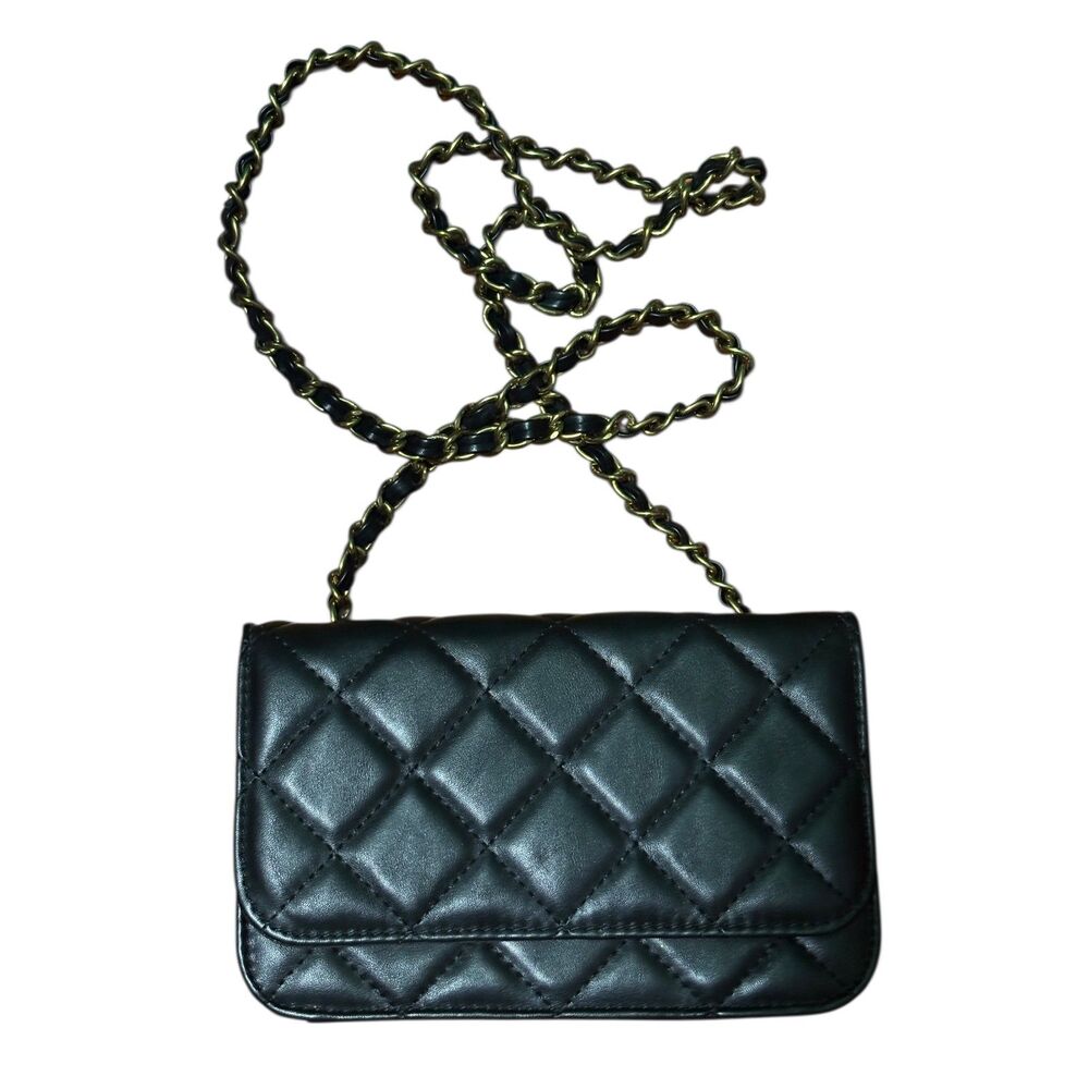 American Eagle Black Quilted Crossbody Bag Thick Gold Chain Strap Vegan Leather